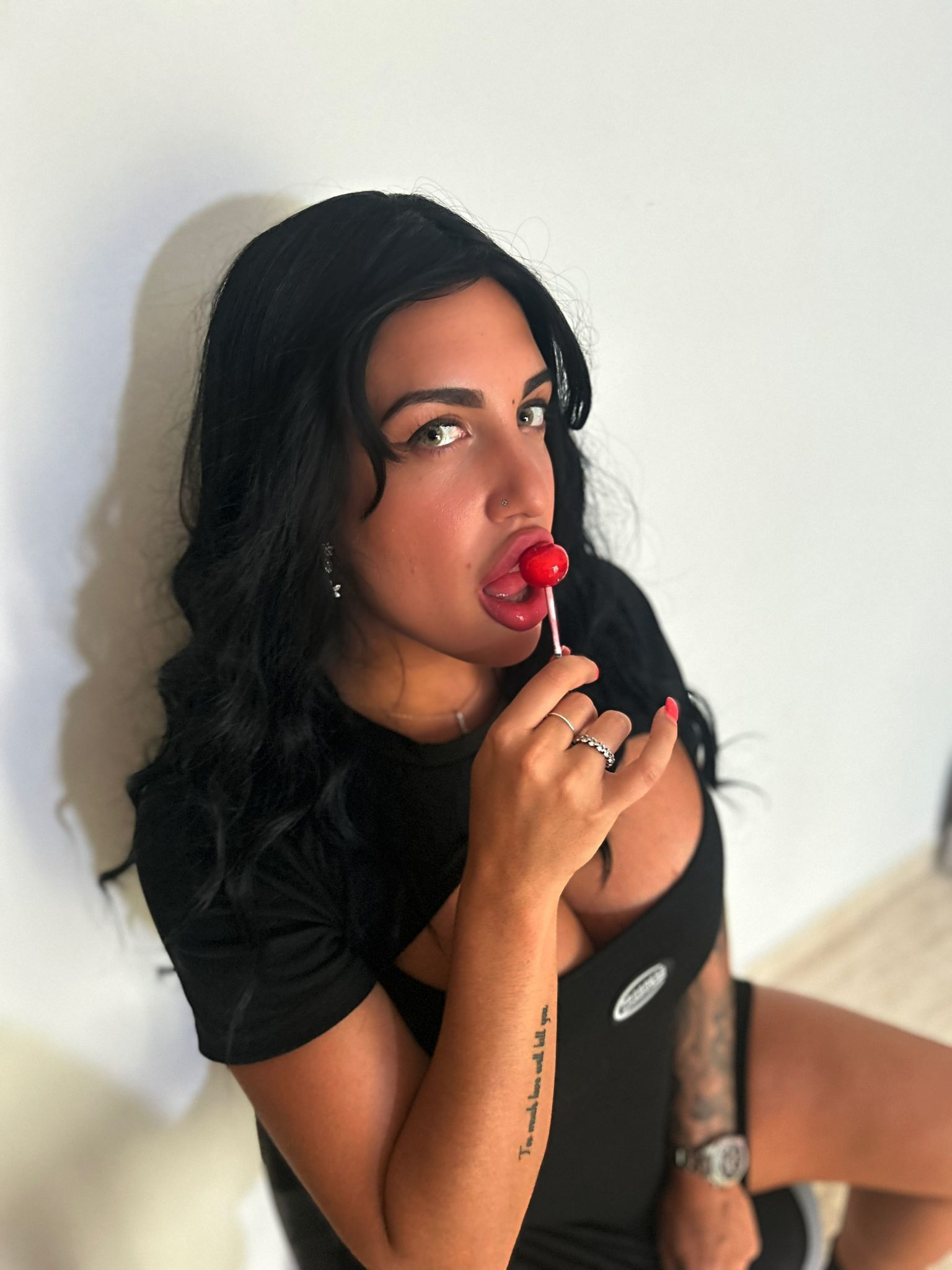 611153853 | LOLA | Chica