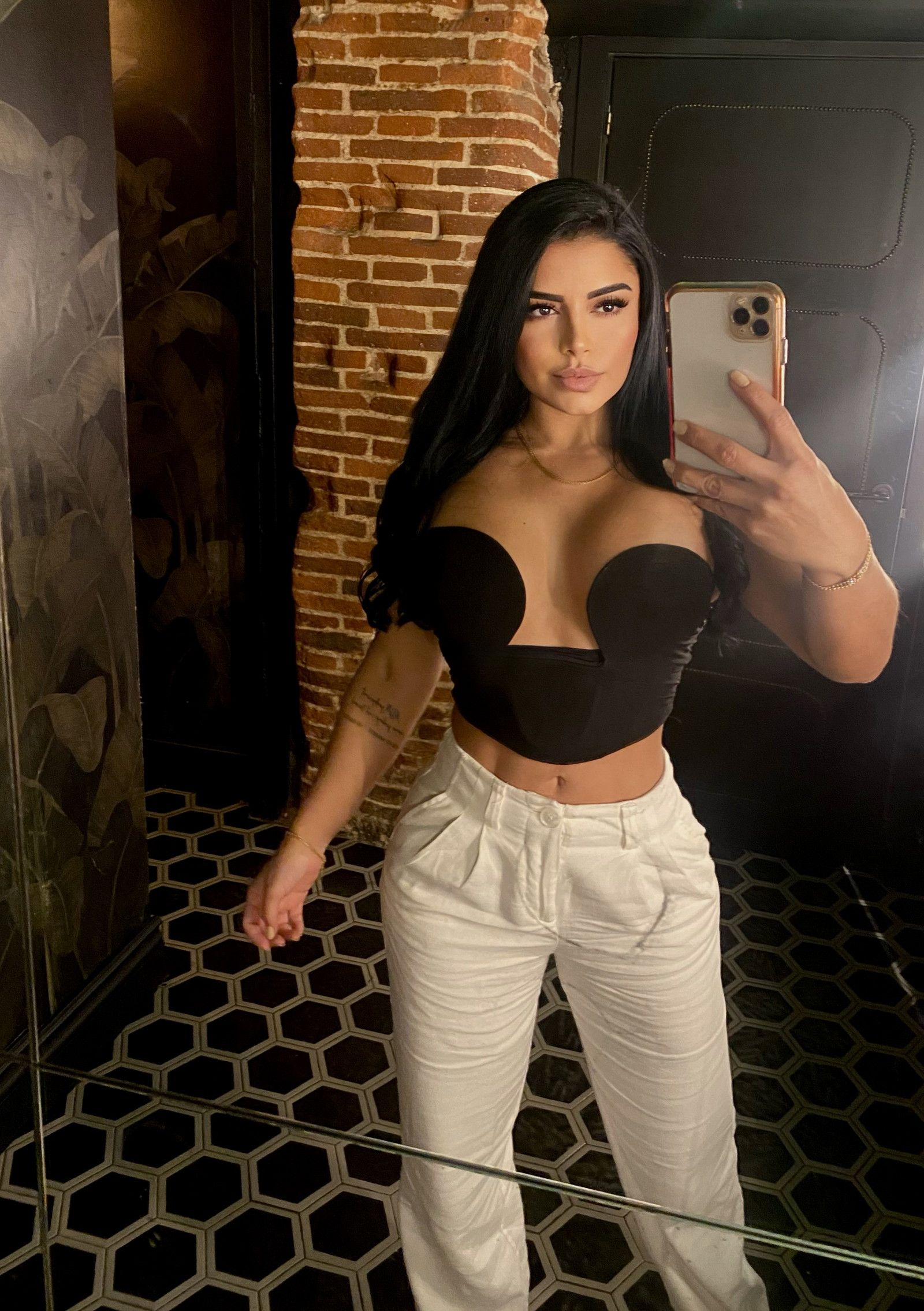 653268066 | ANDREA | Chica