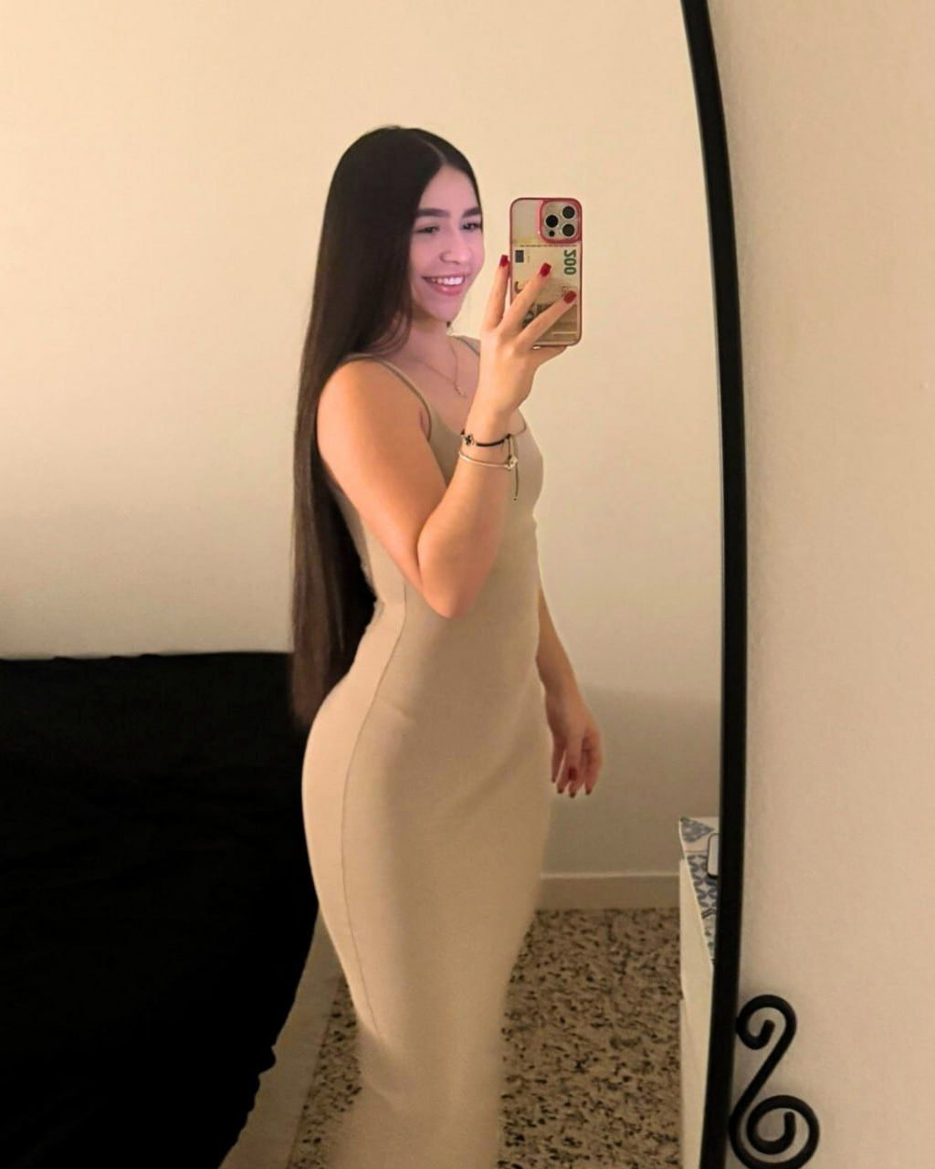 602503168 | CAROLINA | Chica