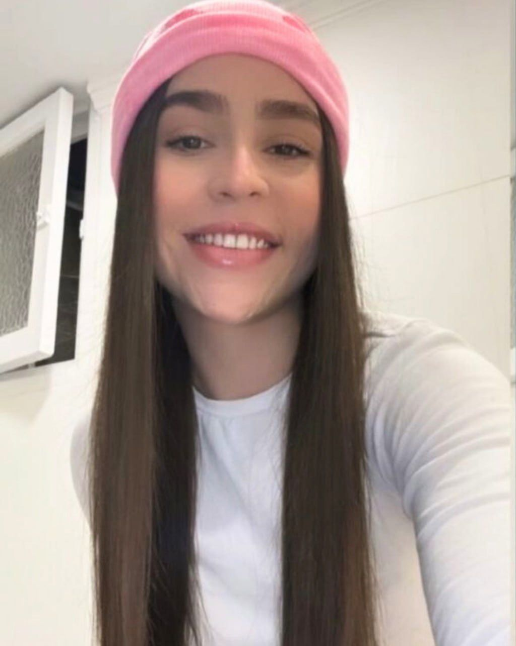 602503168 | CAROLINA | Chica