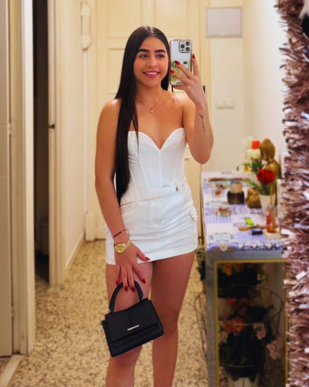 602503168 | CAROLINA | Chica