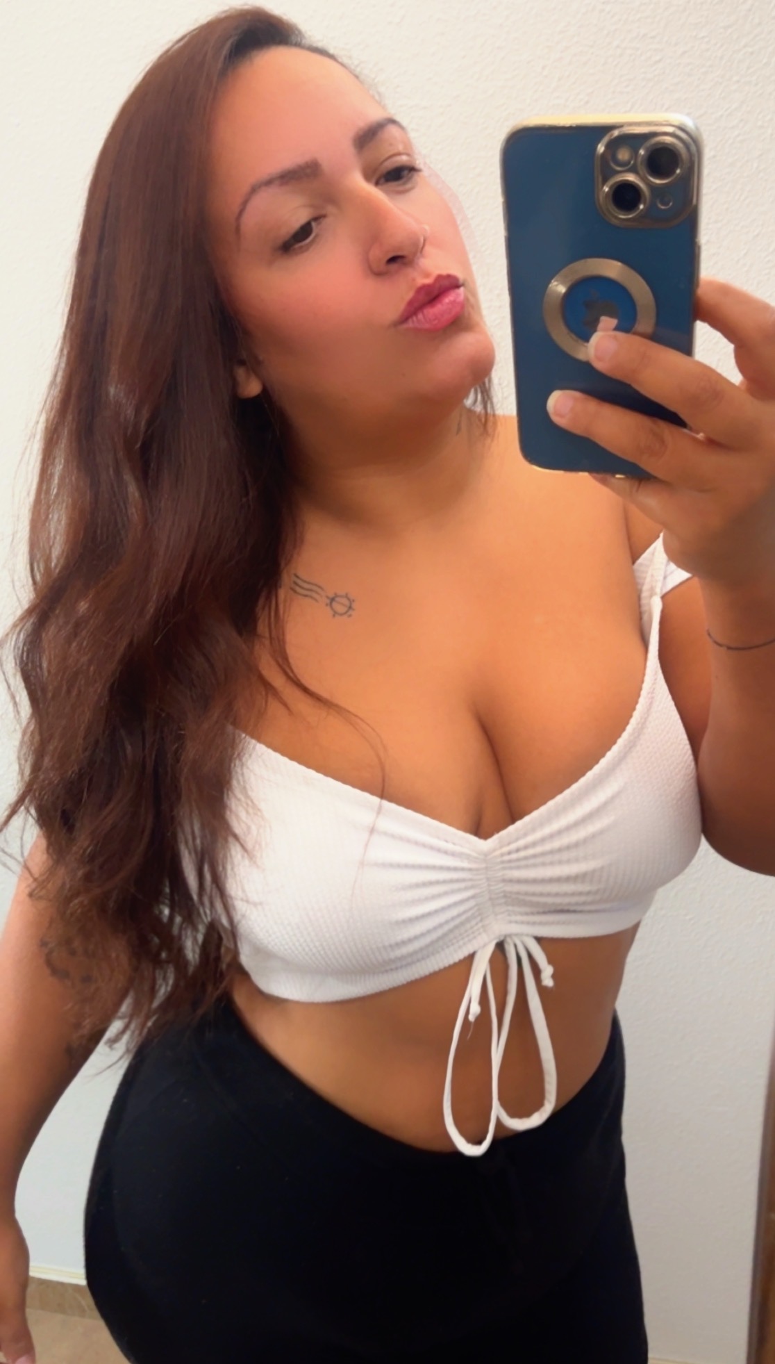 603243315 | ANNY | Chica