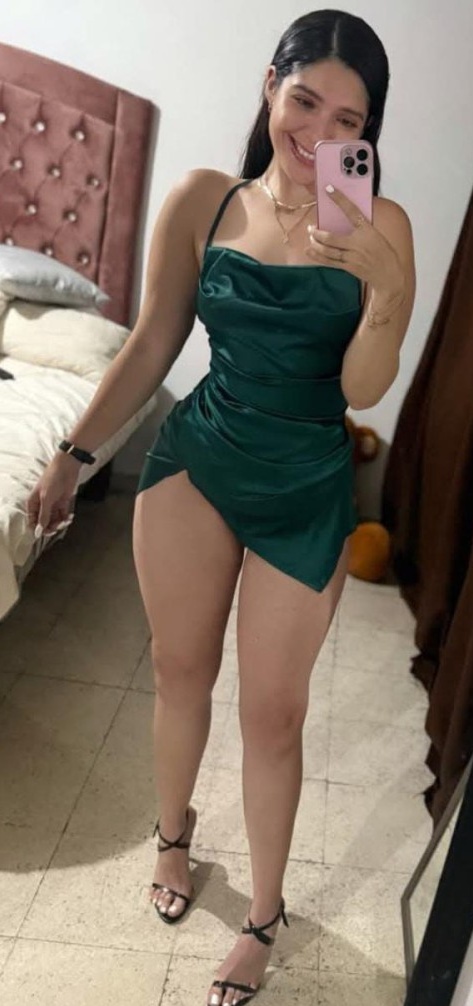664294956 | EMILIA | Chica