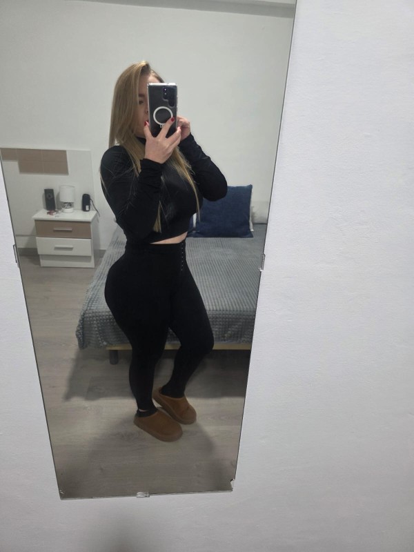 672563664 | KARLA | Chica