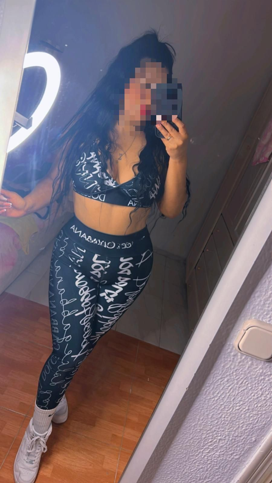 667609165 | MÍA | Chica