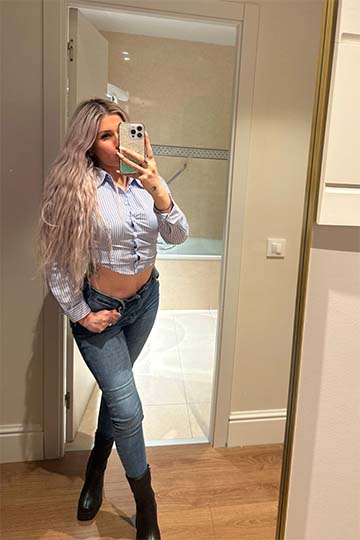 680687637 | SALOME | Chica