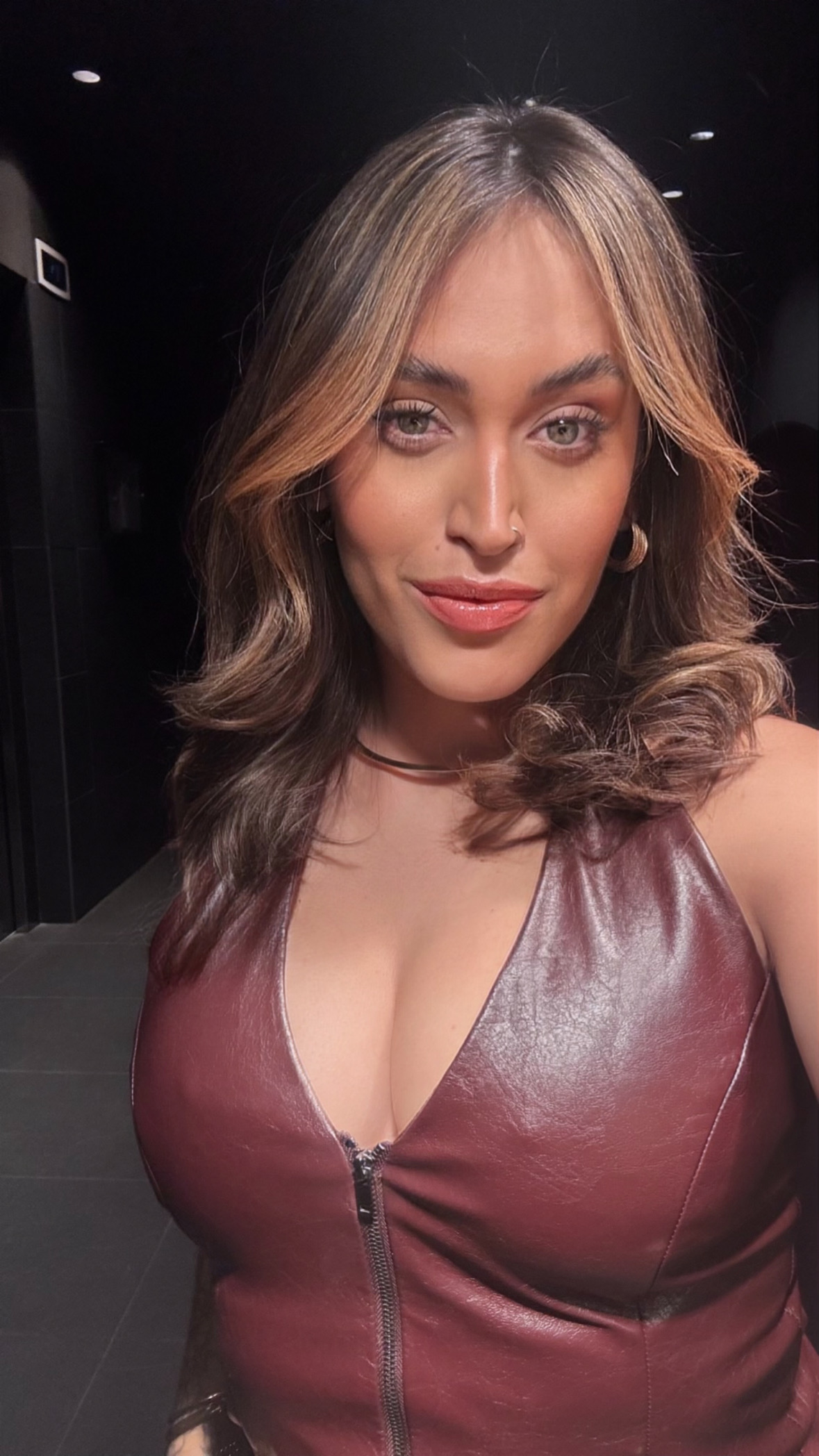 613951897 | NURIA | Chica