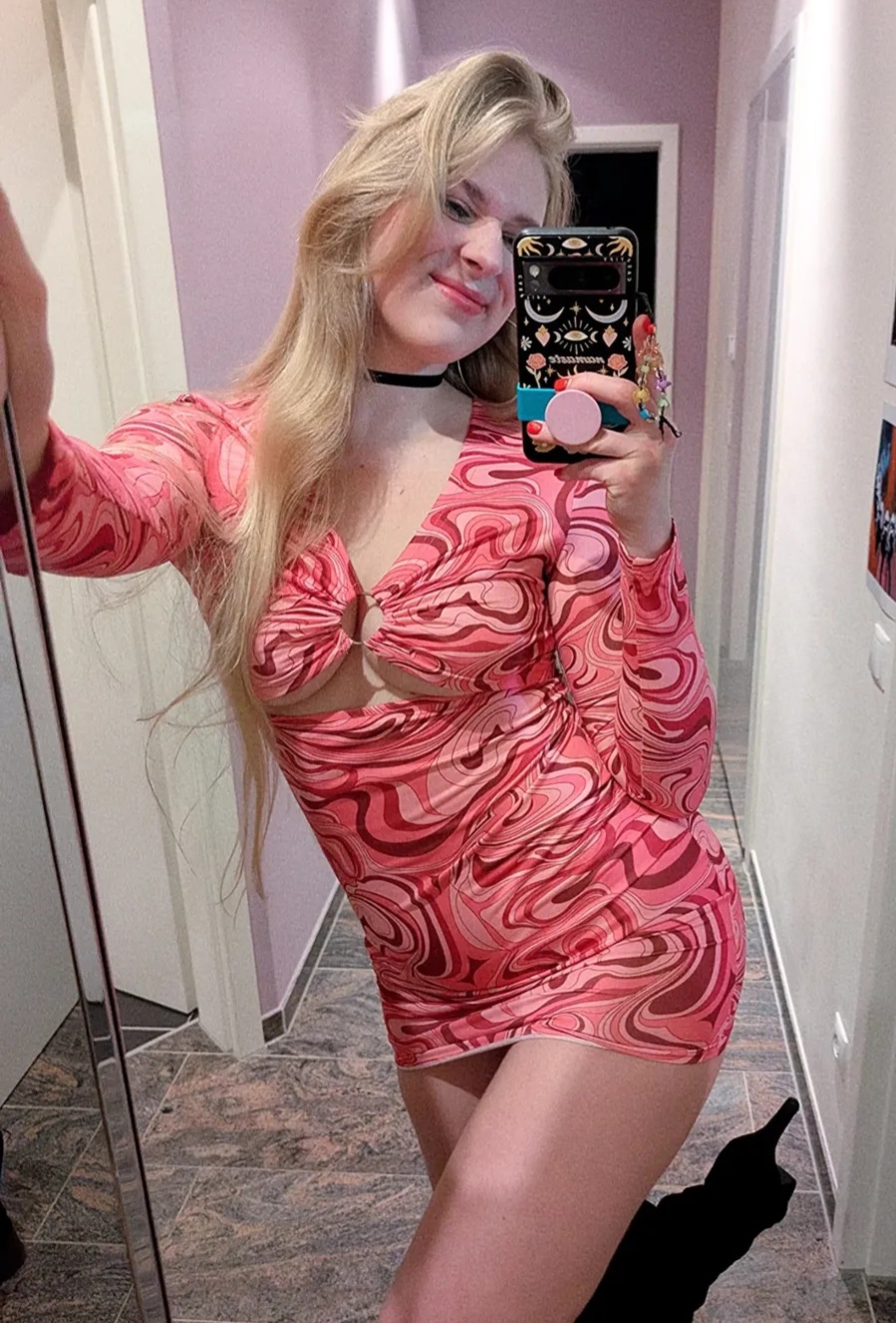 670527024 | STELLA | Chica