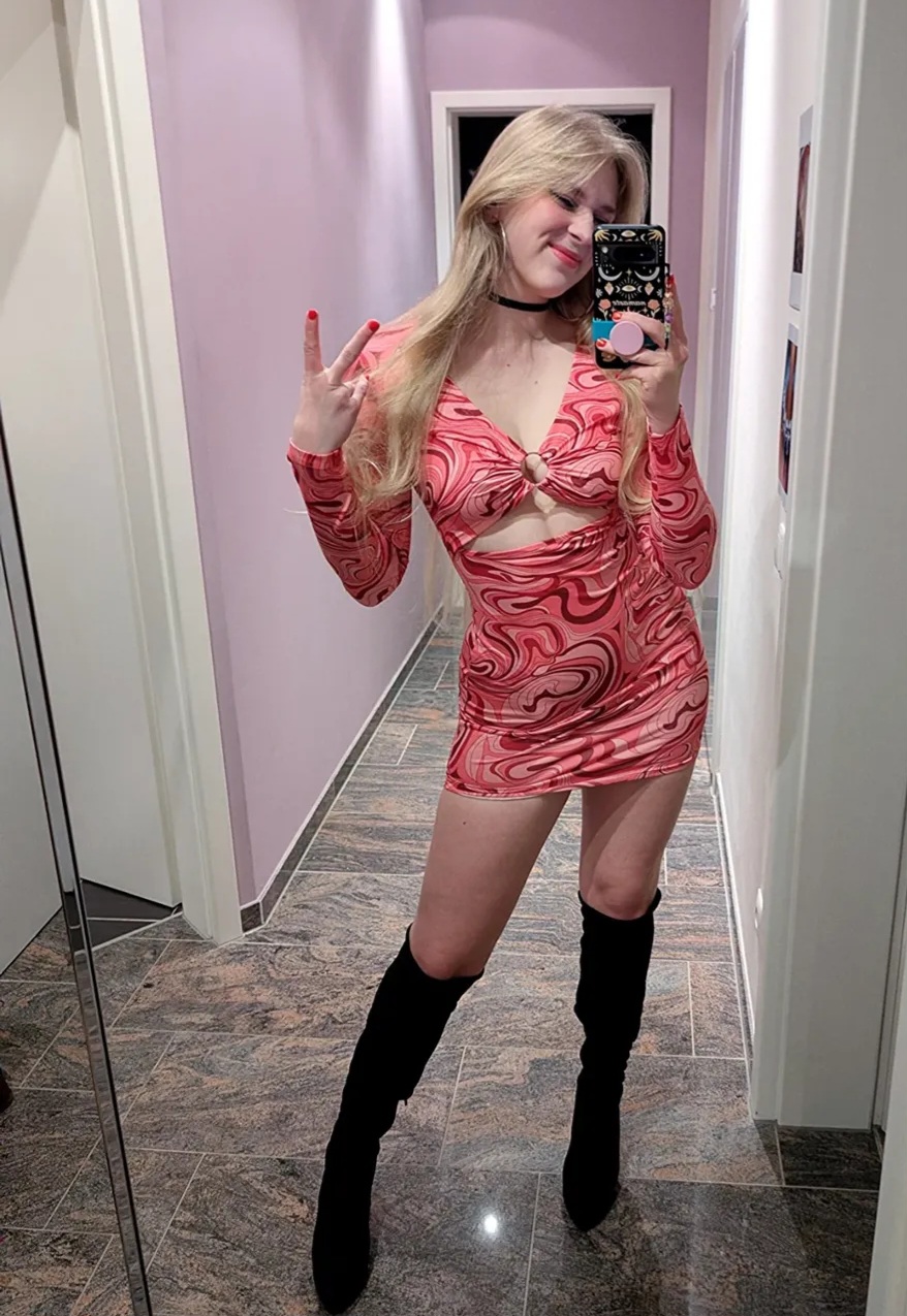 670527024 | STELLA | Chica