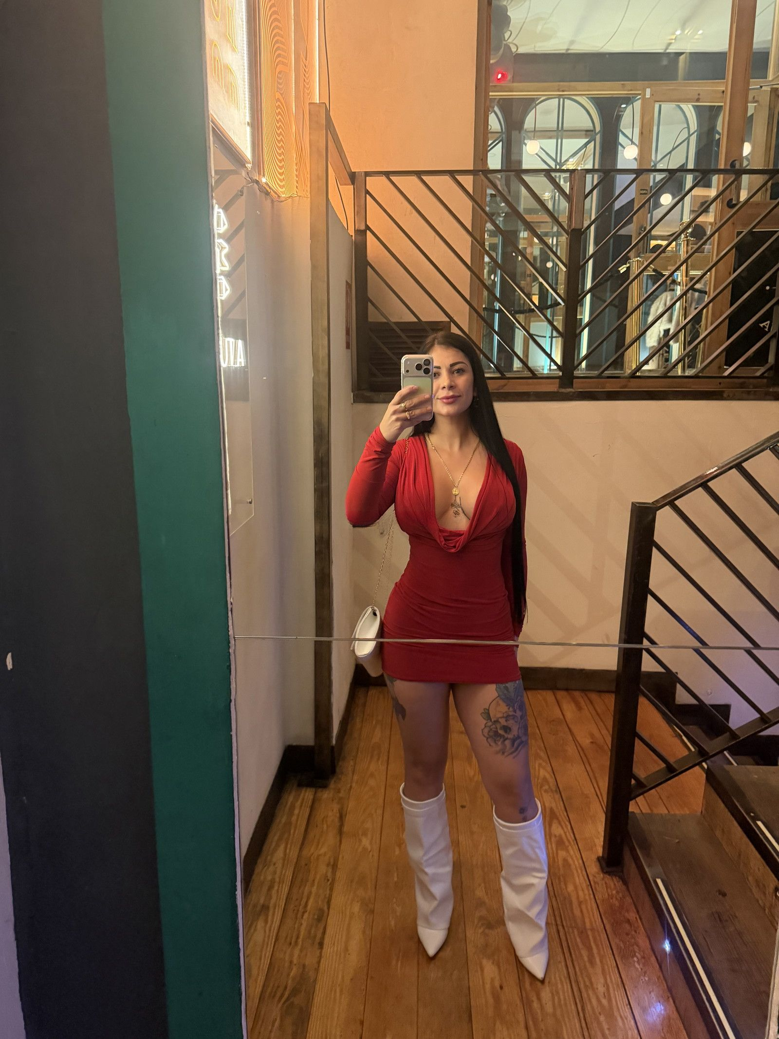 663404004 | VALENTINA | Chica