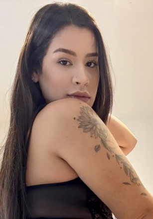 602703140 | JULIA | Chica