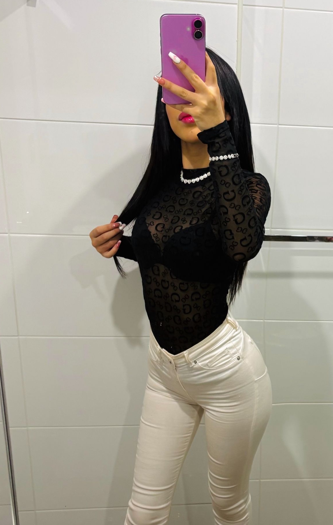 604374014 | SARA | Chica