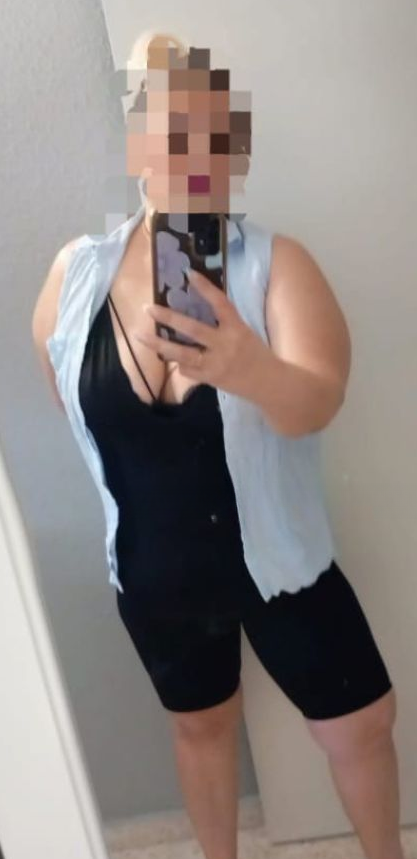 674564045 | ESMERALDA | Chica