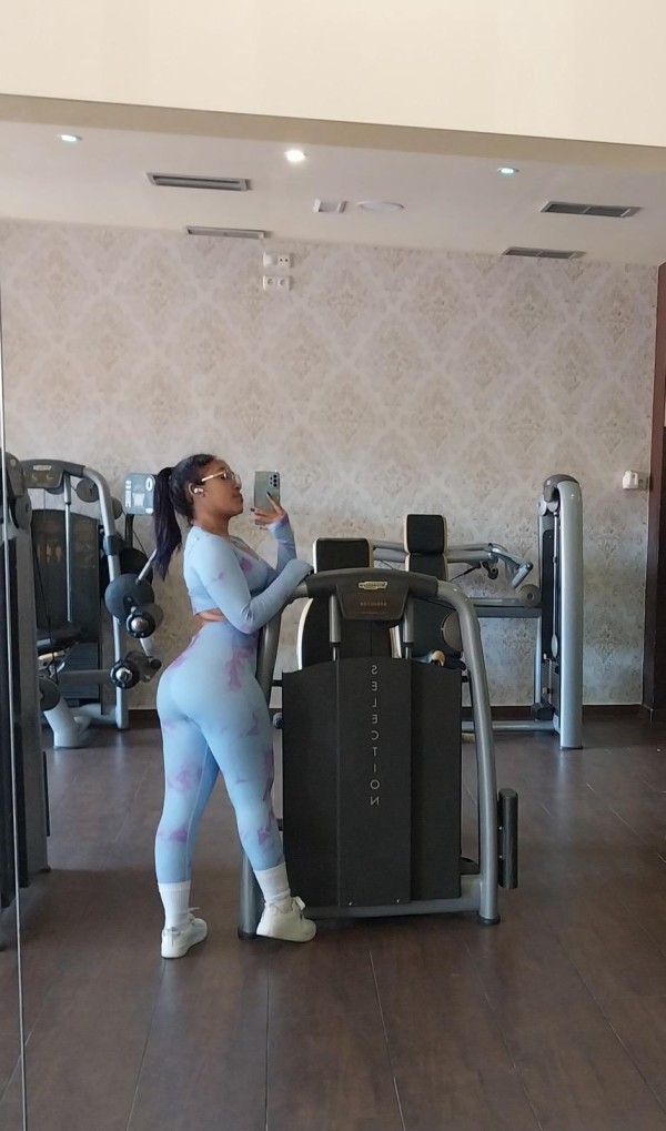642434067 | CLAU | Chica