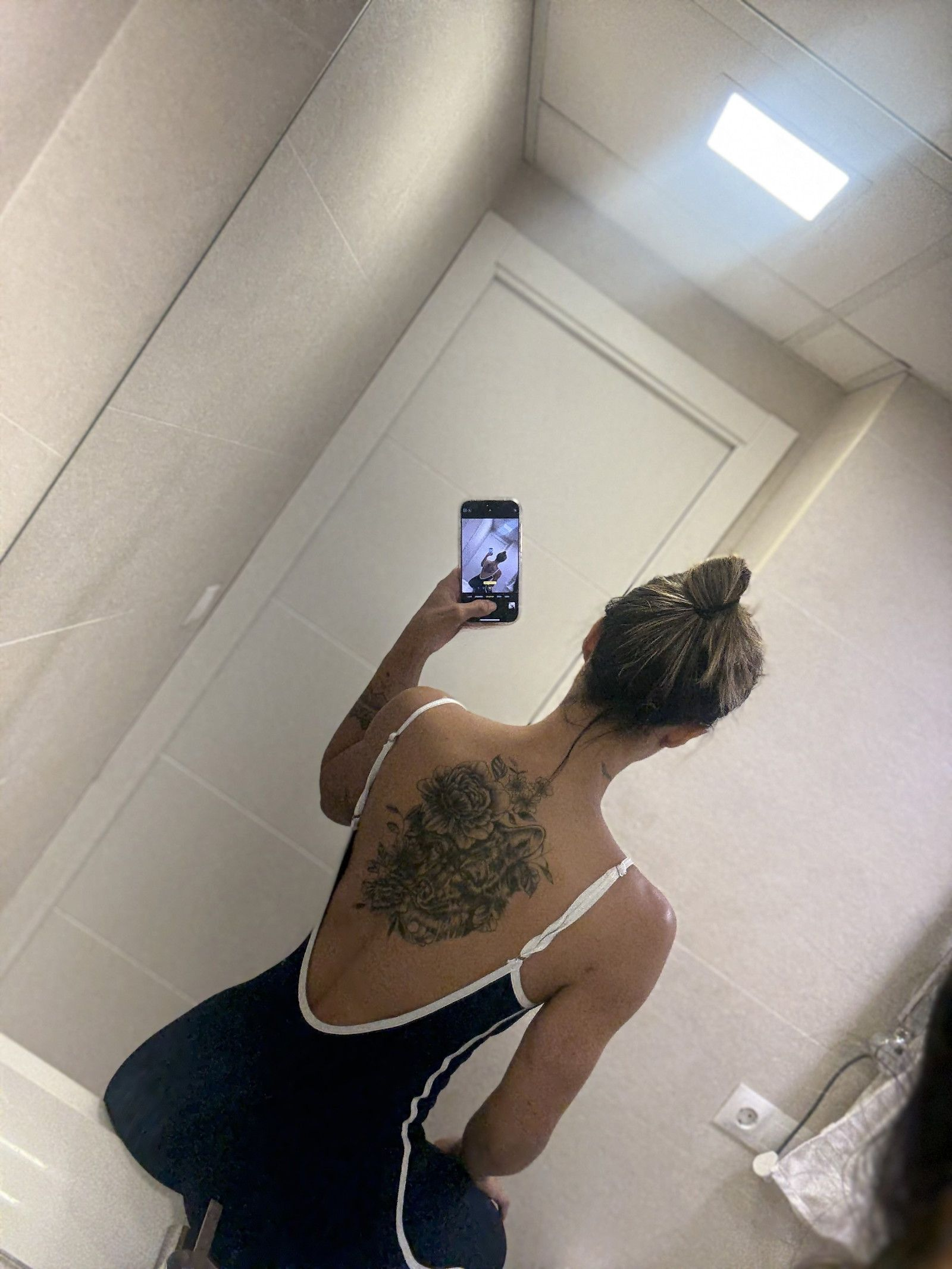 657602068 | LOLA | Chica