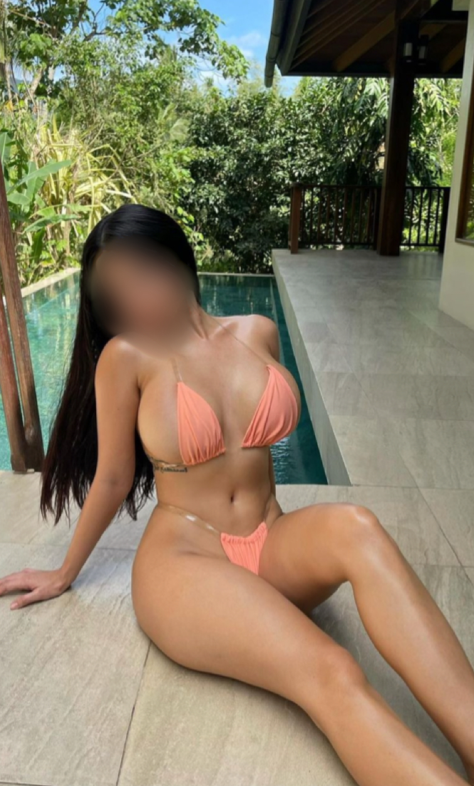 631077704 | NATALIA | Chica