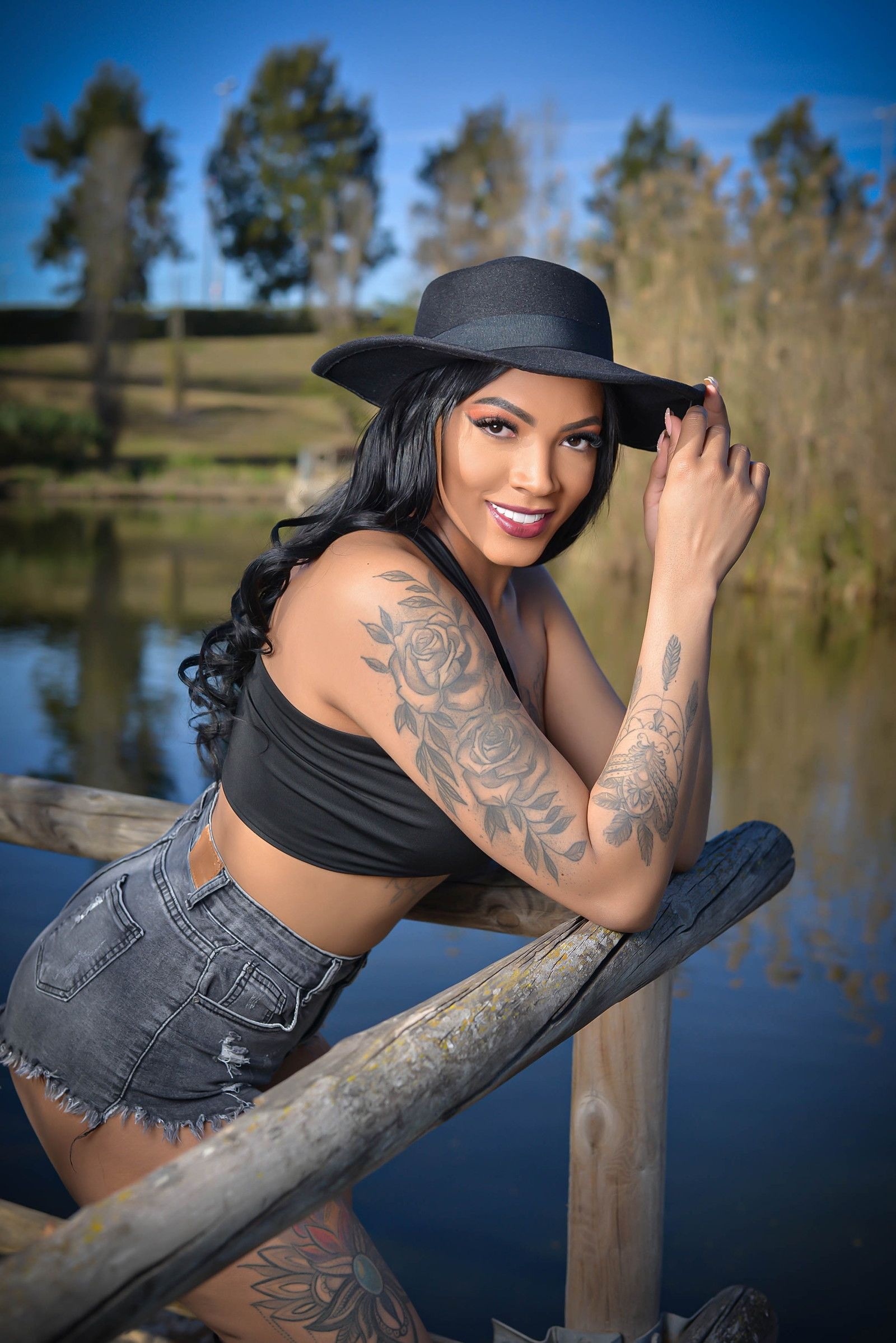 600072464 | LATINA | Chica