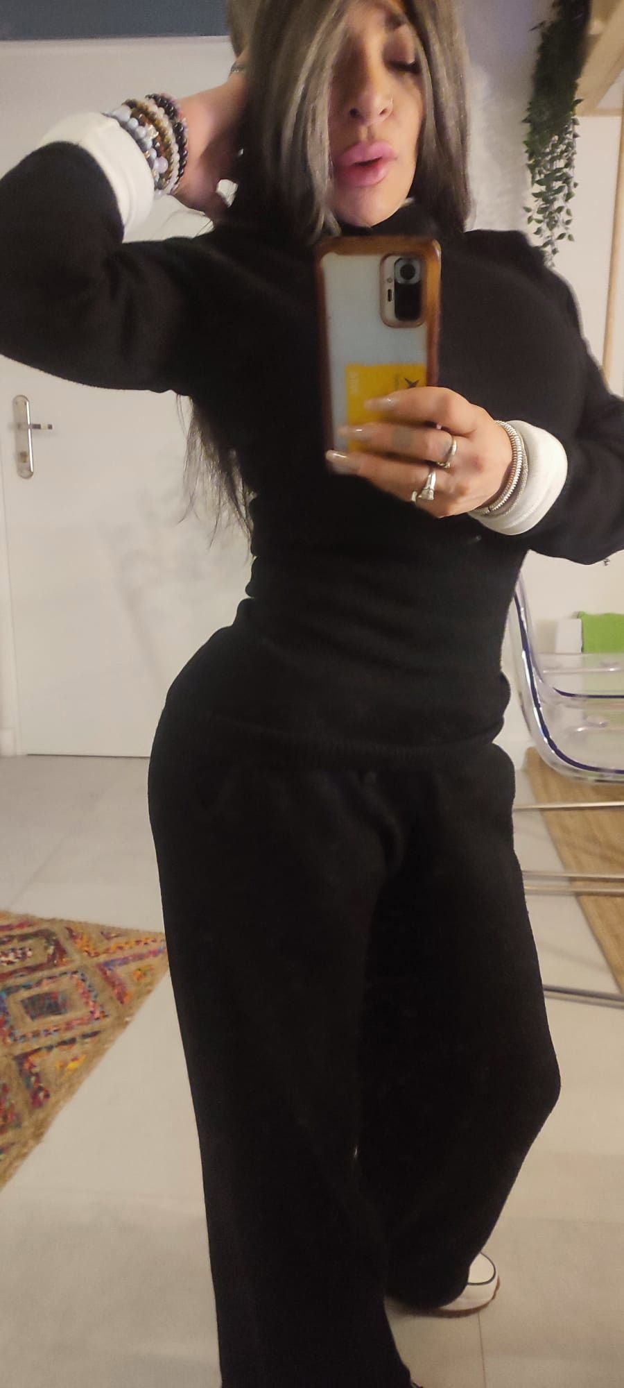 633584392 | VANESSA | Chica