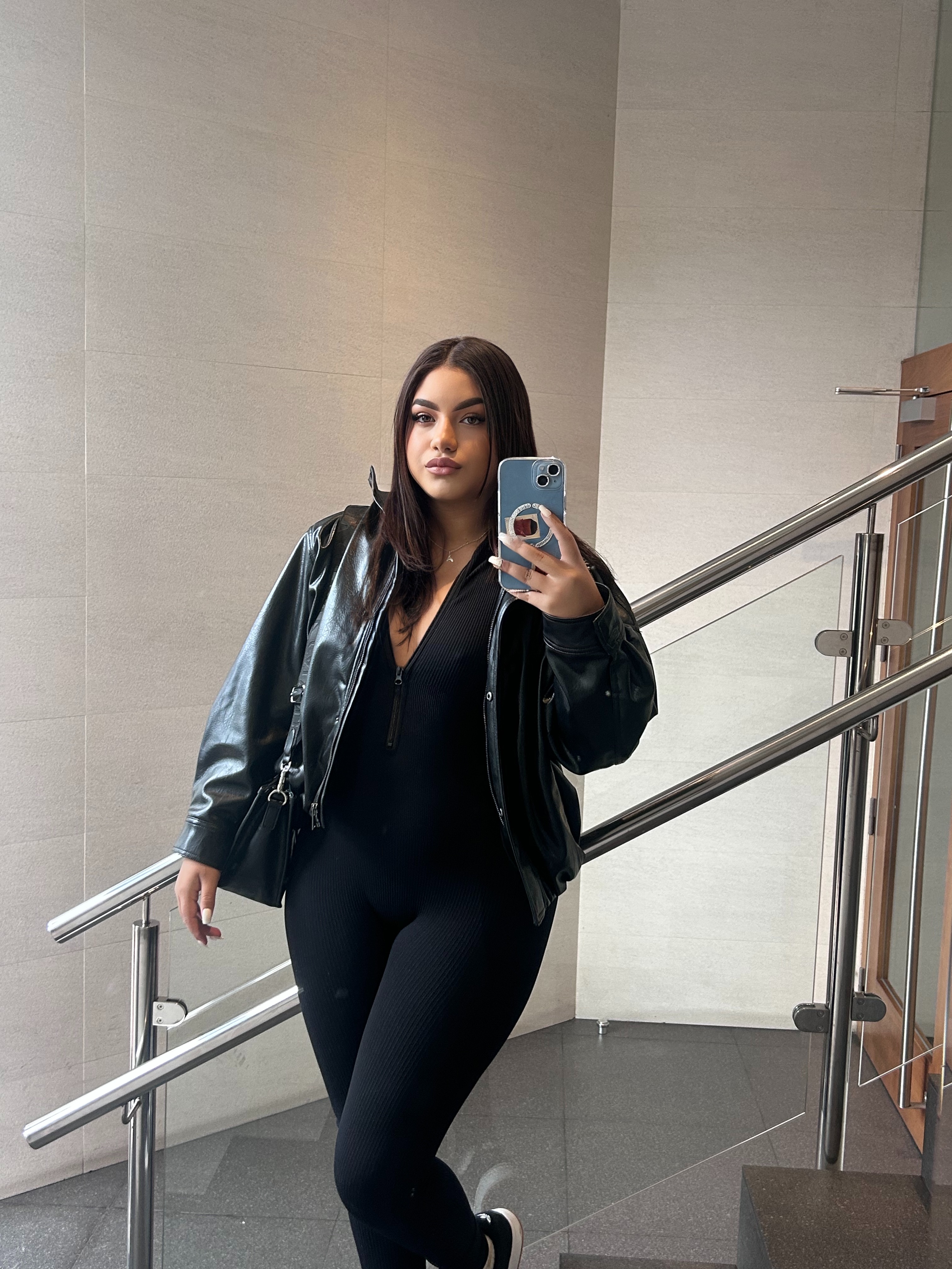 661592457 | HANNA | Chica