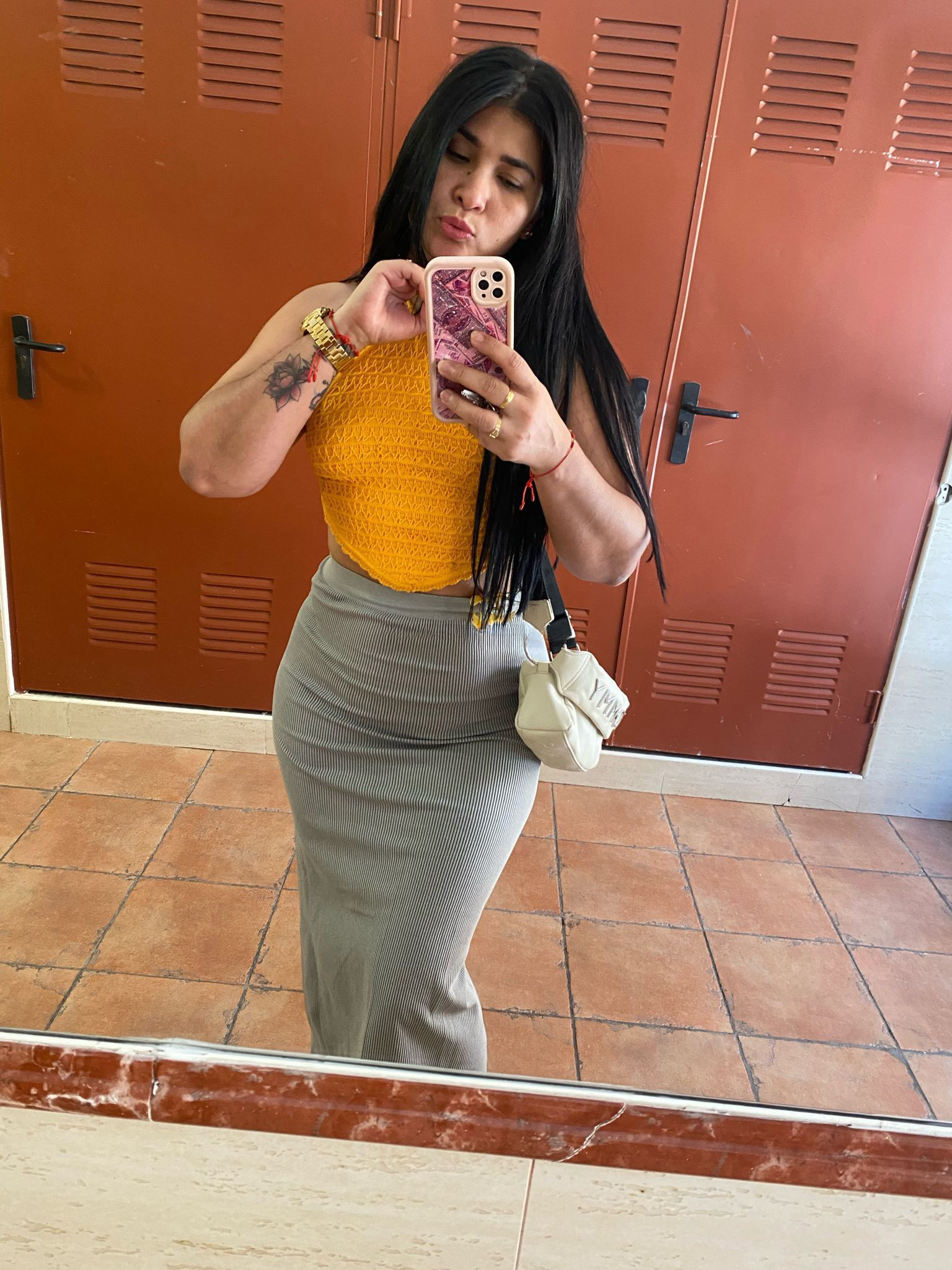 604121253 | NAYARA | Chica