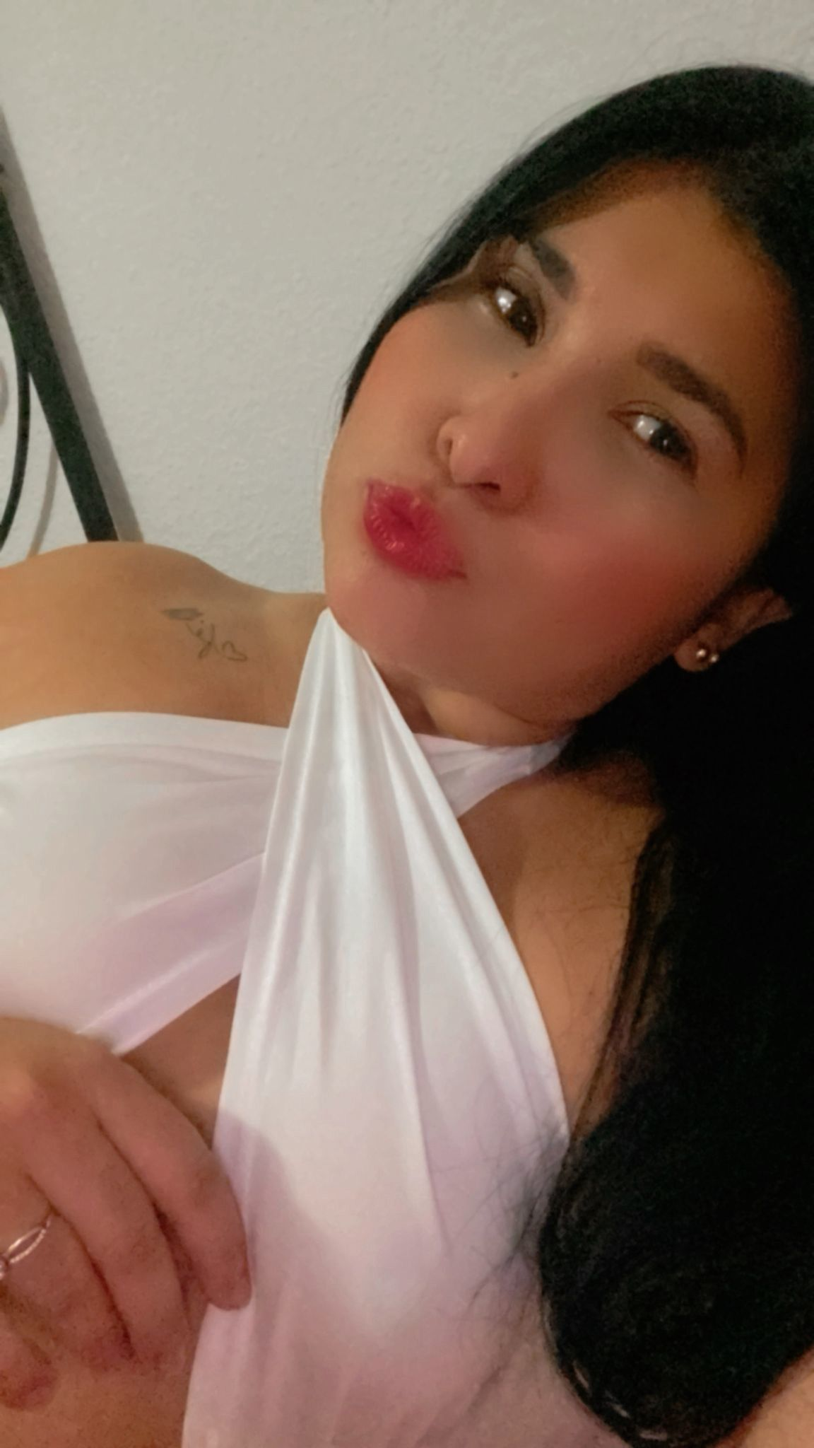 604121253 | NAYARA | Chica