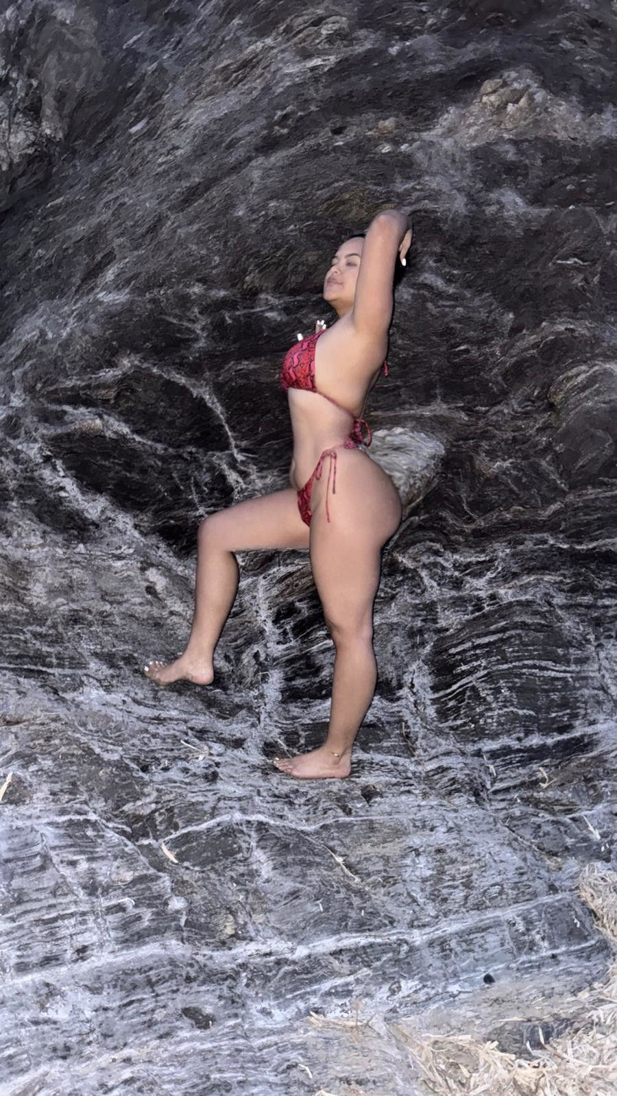 631449829 | RAXA | Chica