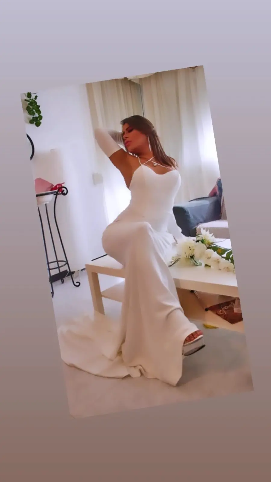 641075023 | LESLY | Puta
