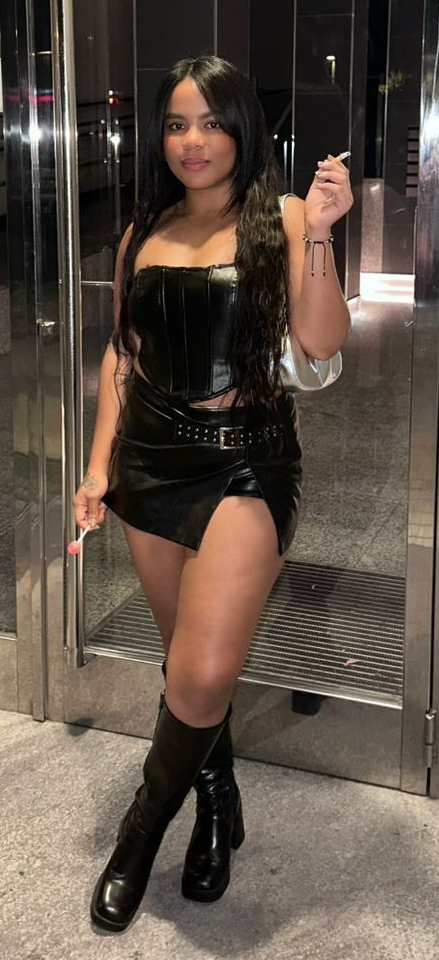 614335195 | VICTORIA | Chica