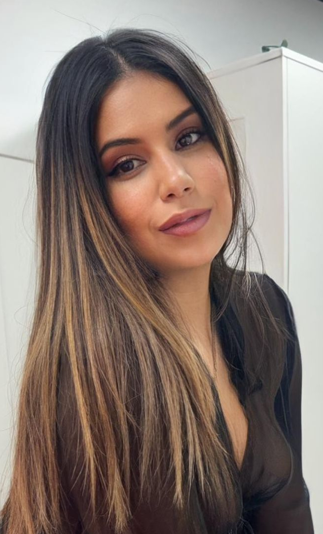 607602421 | MARINA | Chica