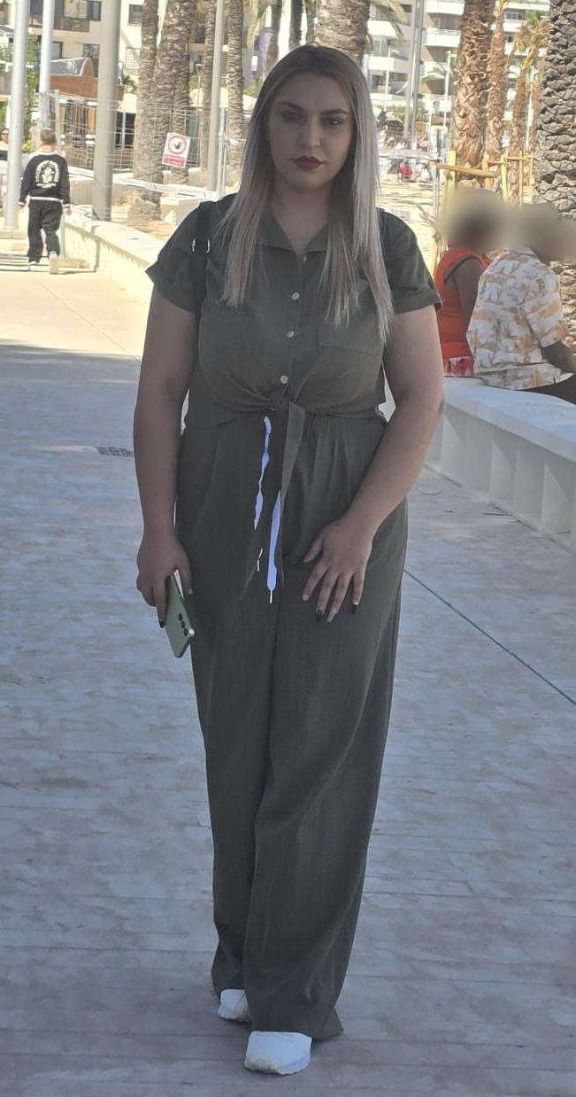 624228909 | JULIA | Chica