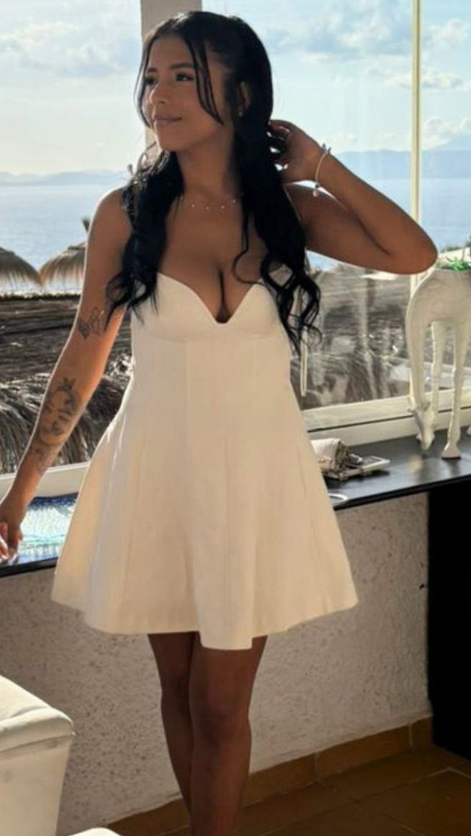 631164996 | ANDREA | Chica