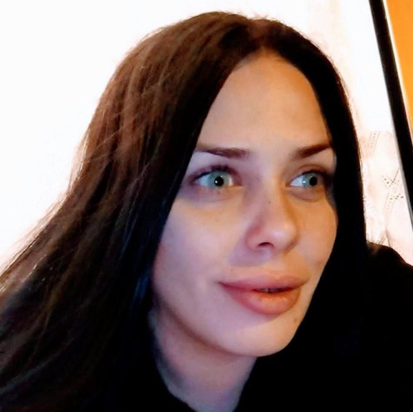 612494807 | CARLOT | Chica