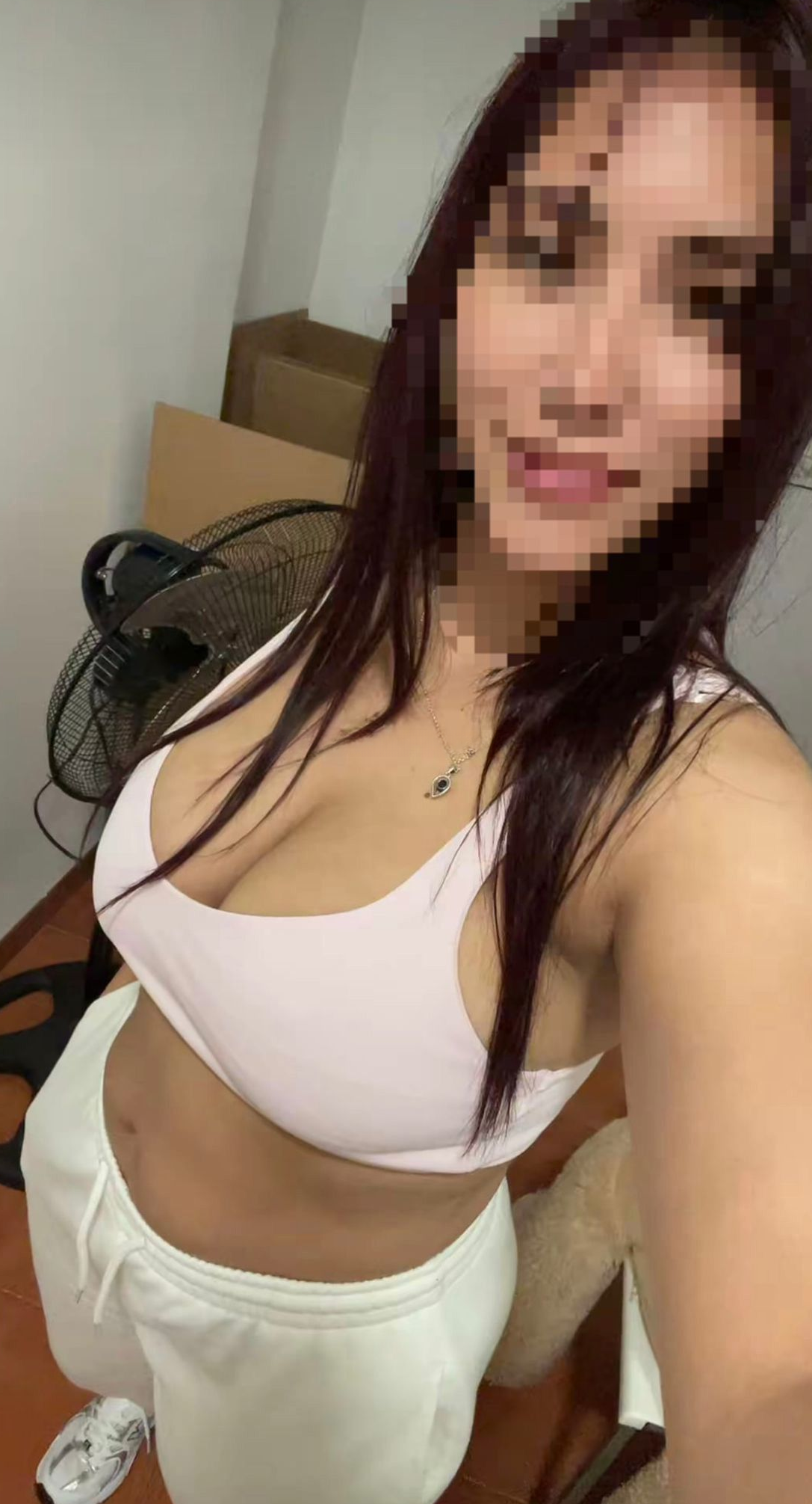 603157528 | ADRI | Chica