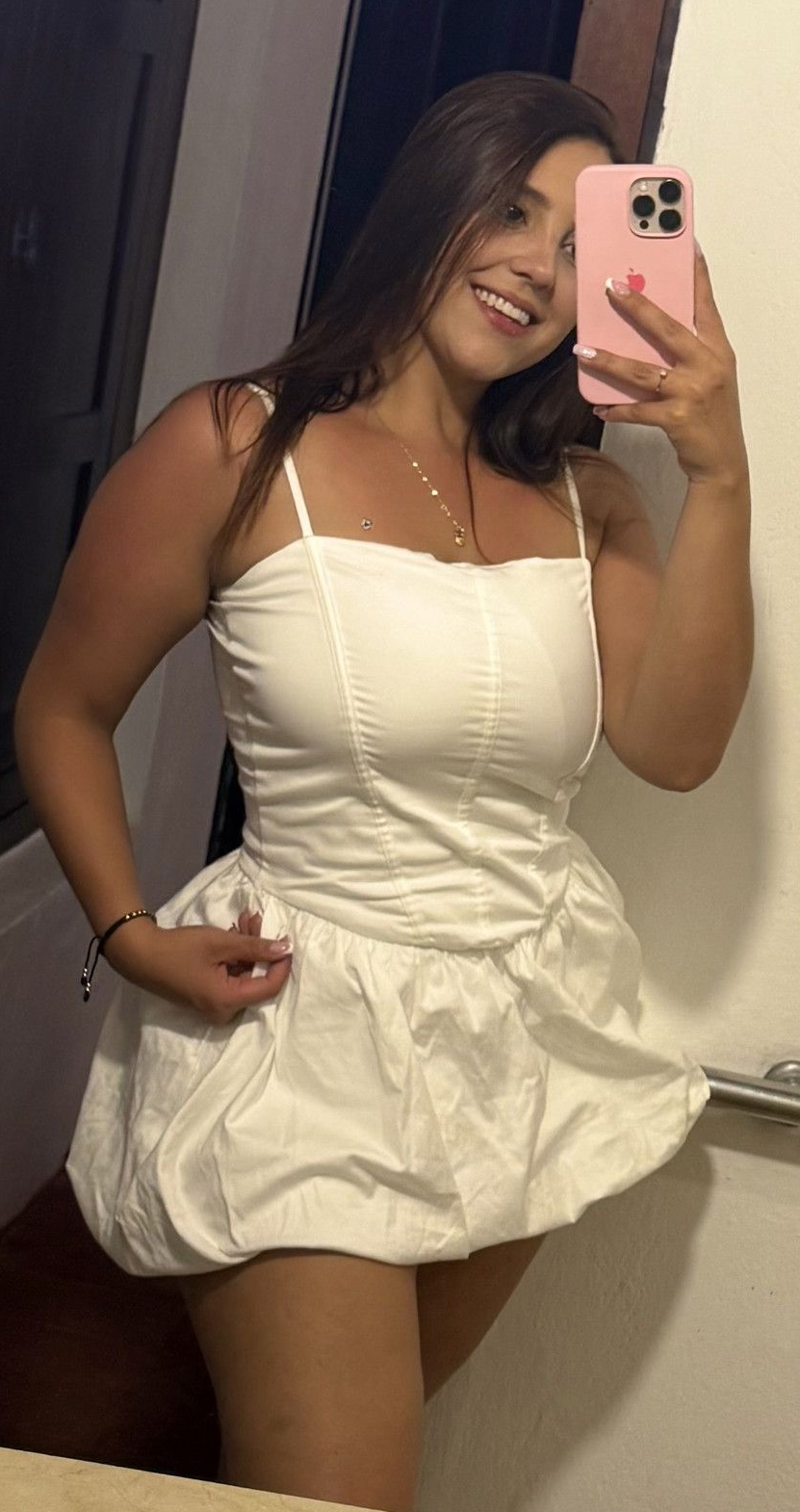 634635640 | ALANA | Chica