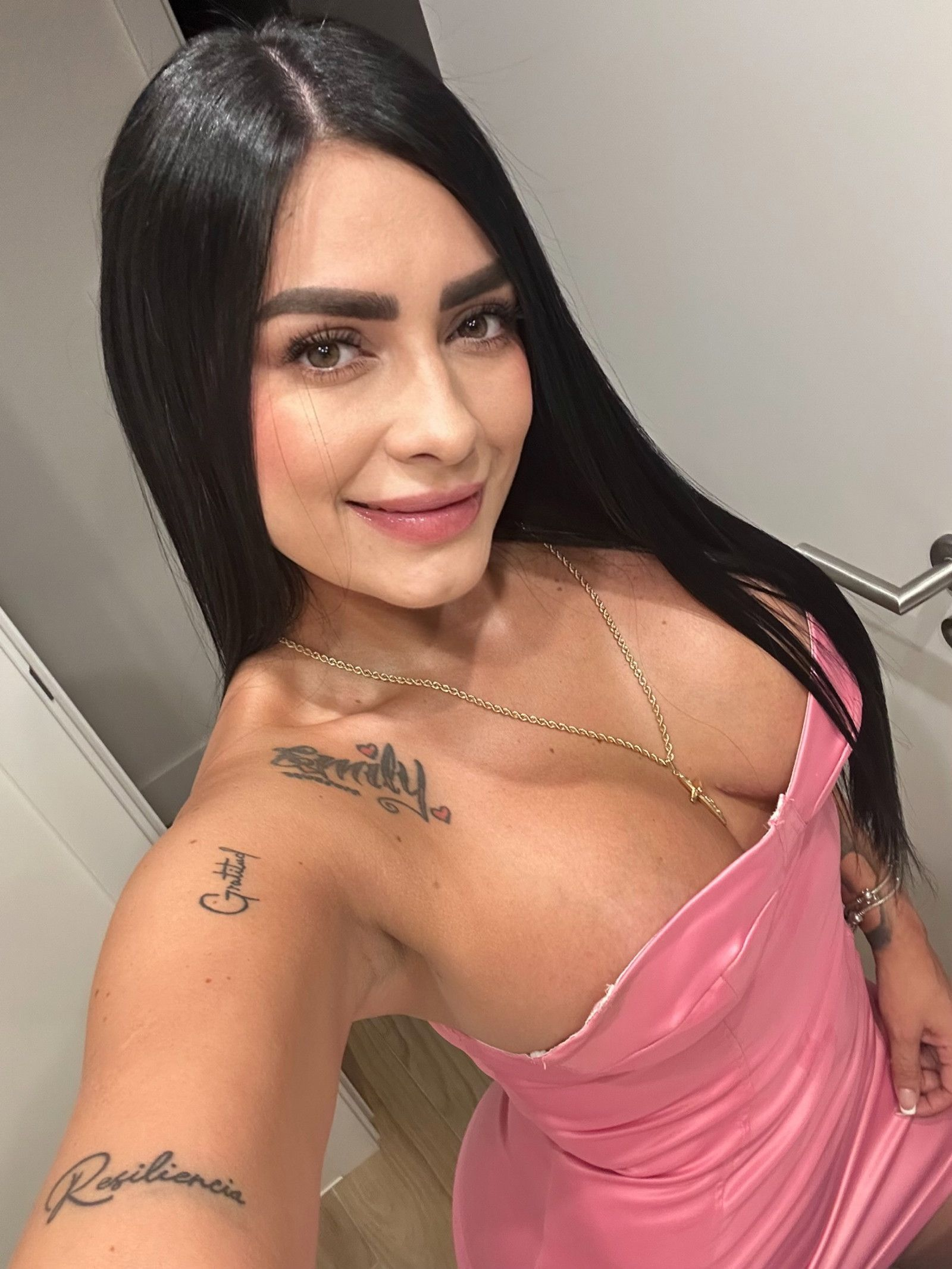 607562014 | LUCIANA | Chica