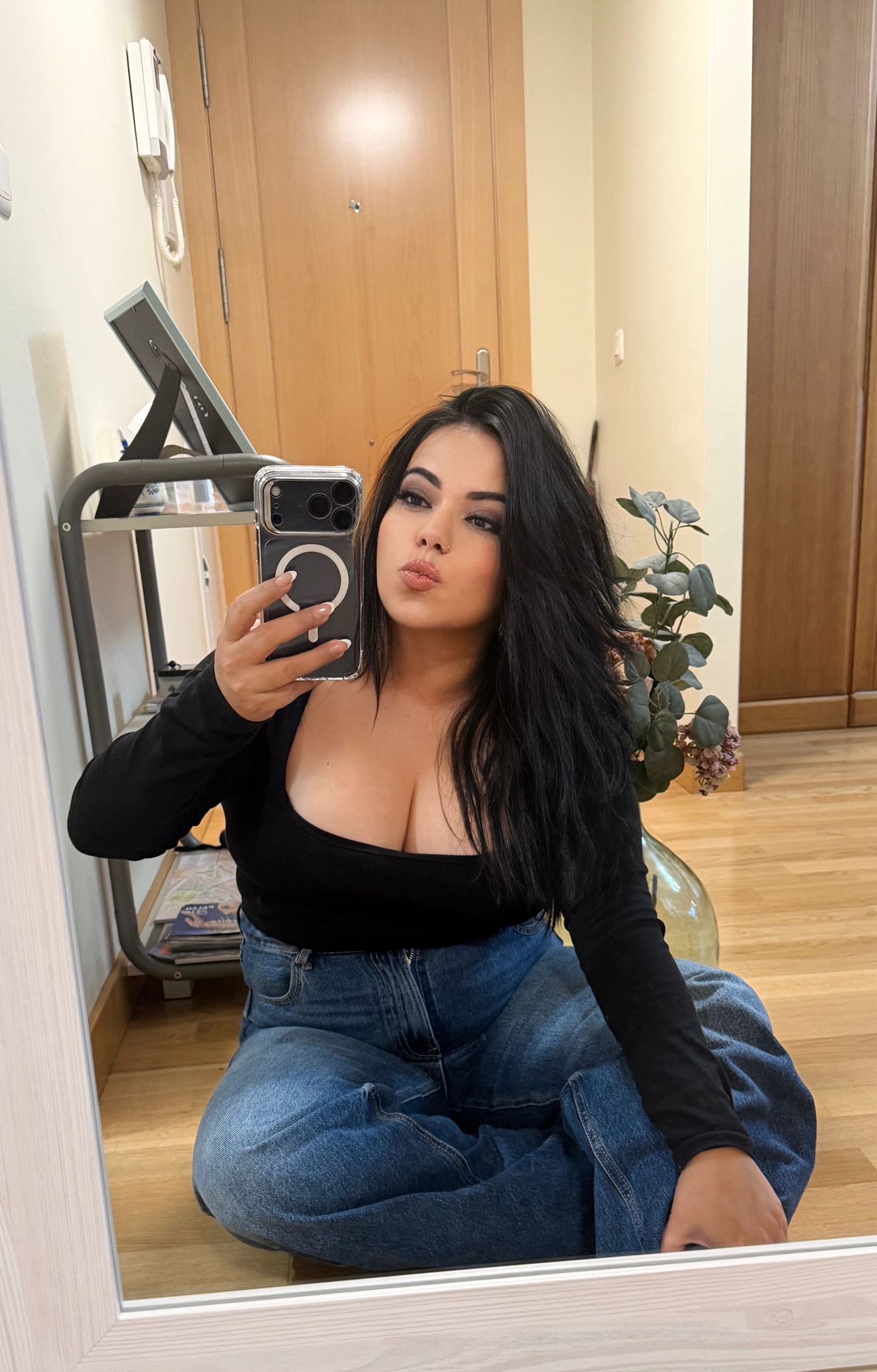 634644959 | ANA | Chica