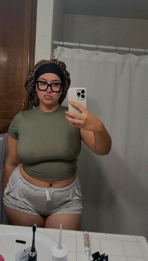 683110643 | GONZALA | Chica