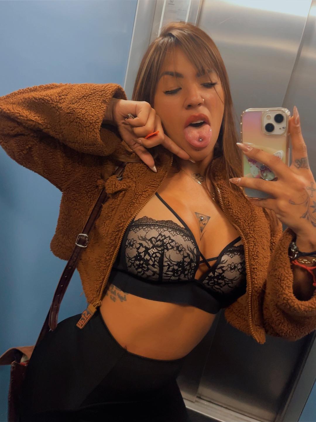 634731896 | DANIELA | Chica