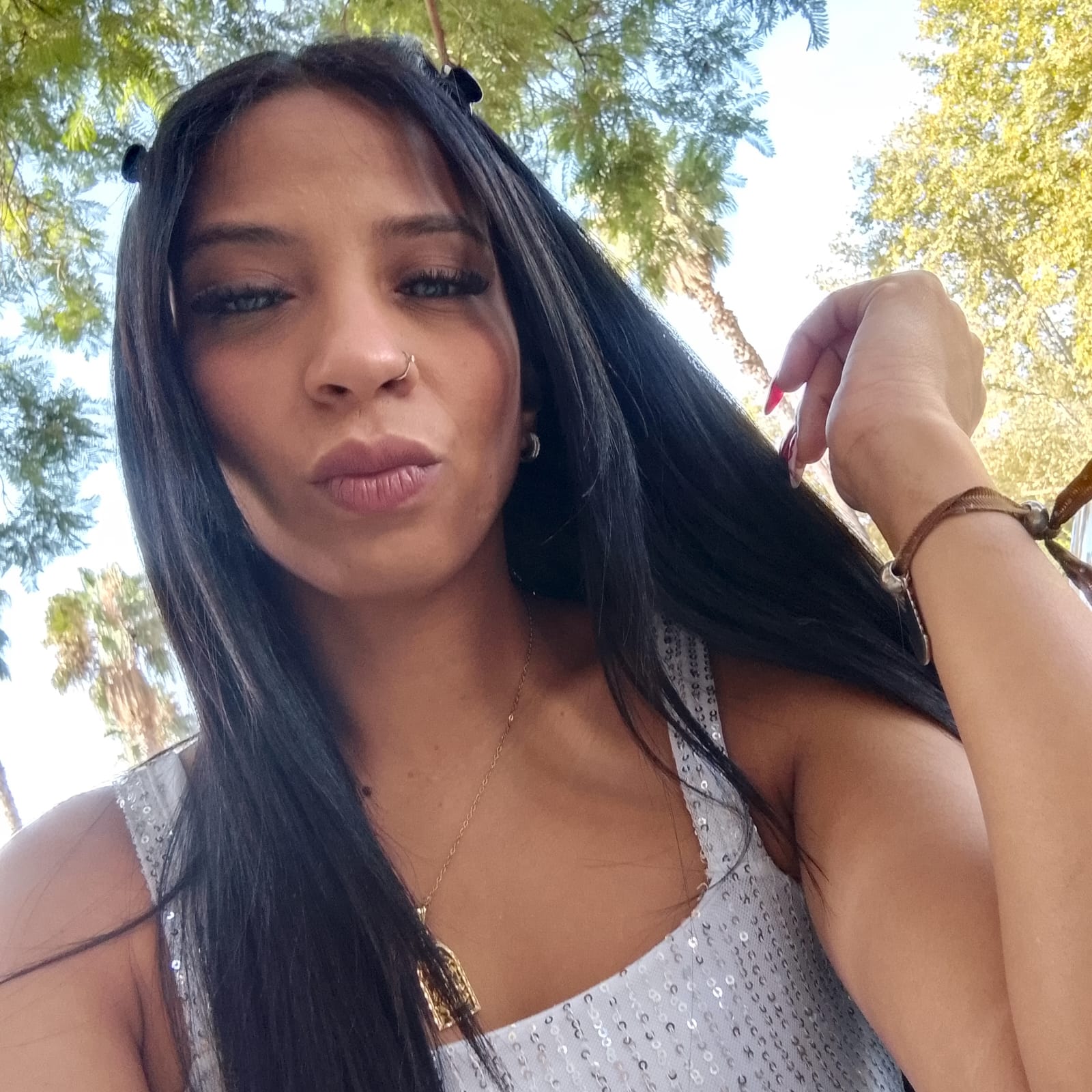 671134267 | DANIELA | Chica