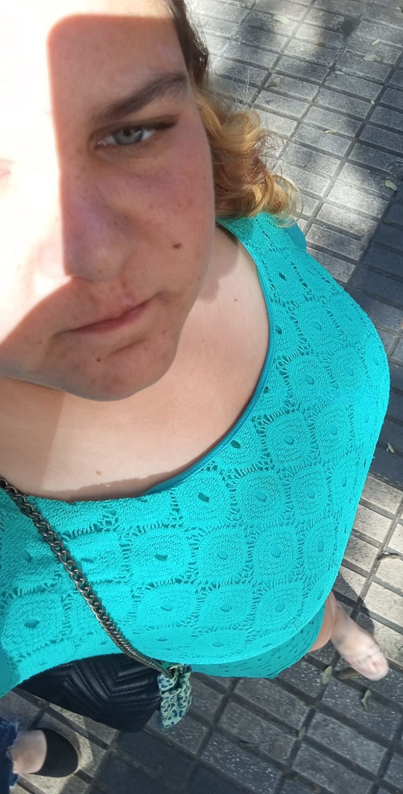 668597708 | LAURA | Chica