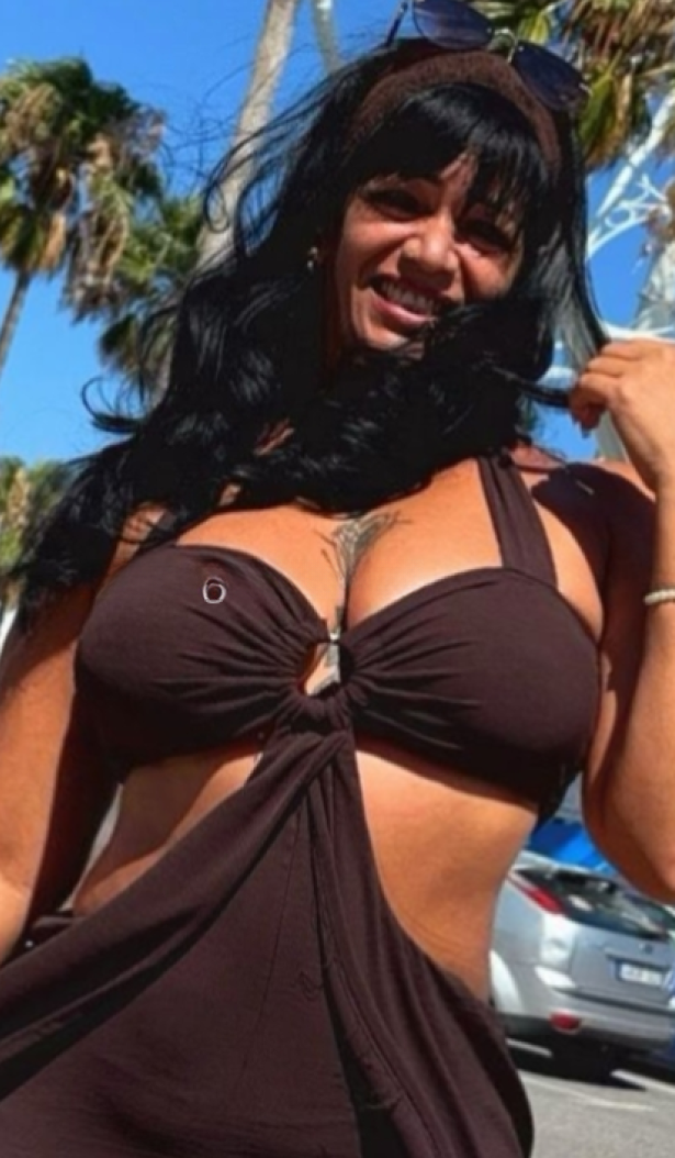 603621223 | CHANTAL | Chica