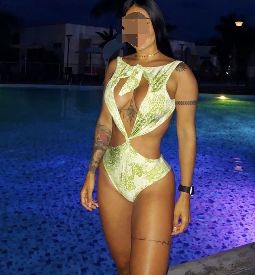 615533844 | ANGY | Chica