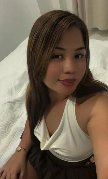 624931345 | SCARLETH | Chica