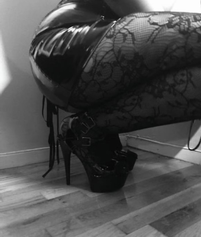 614937871 | LAURA | Chica