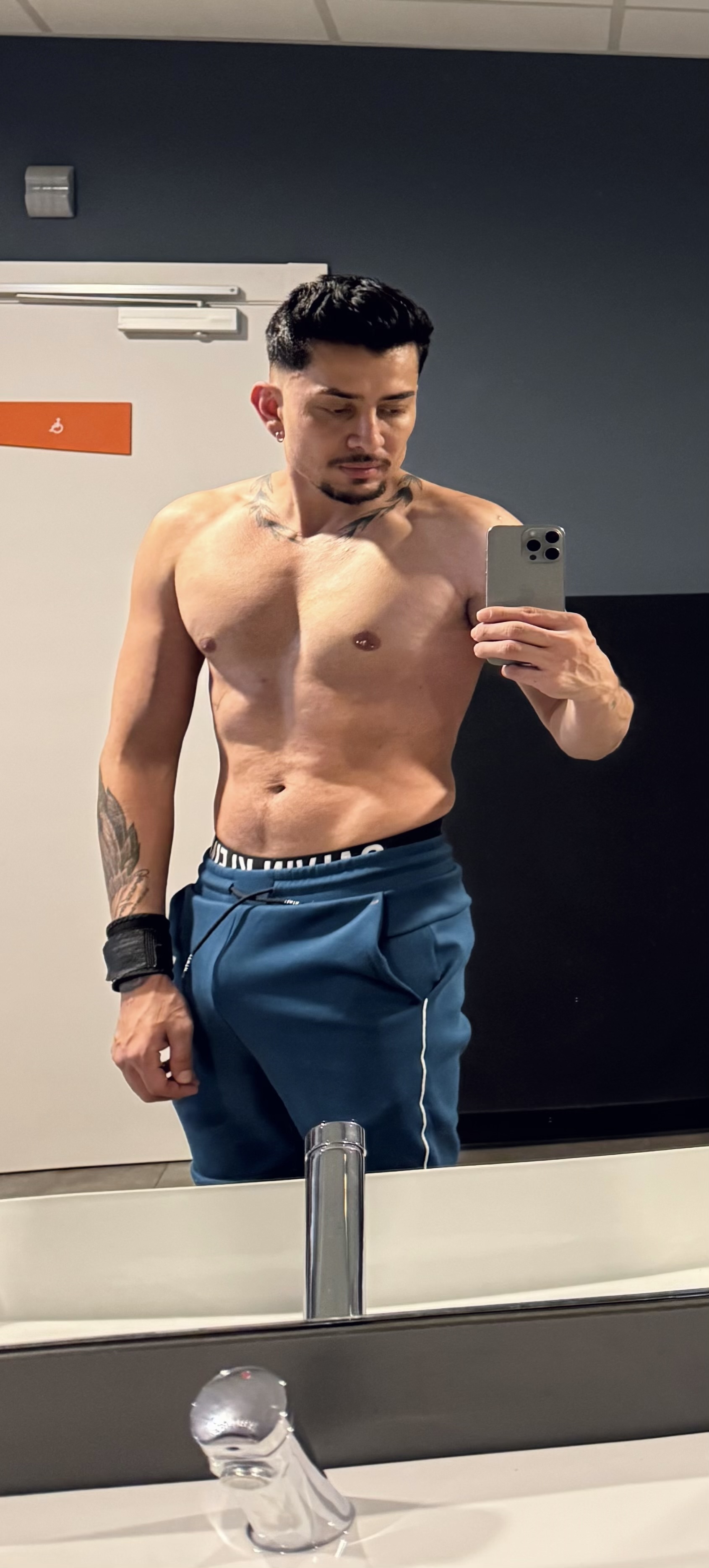 641873298 | THONNY | Chico