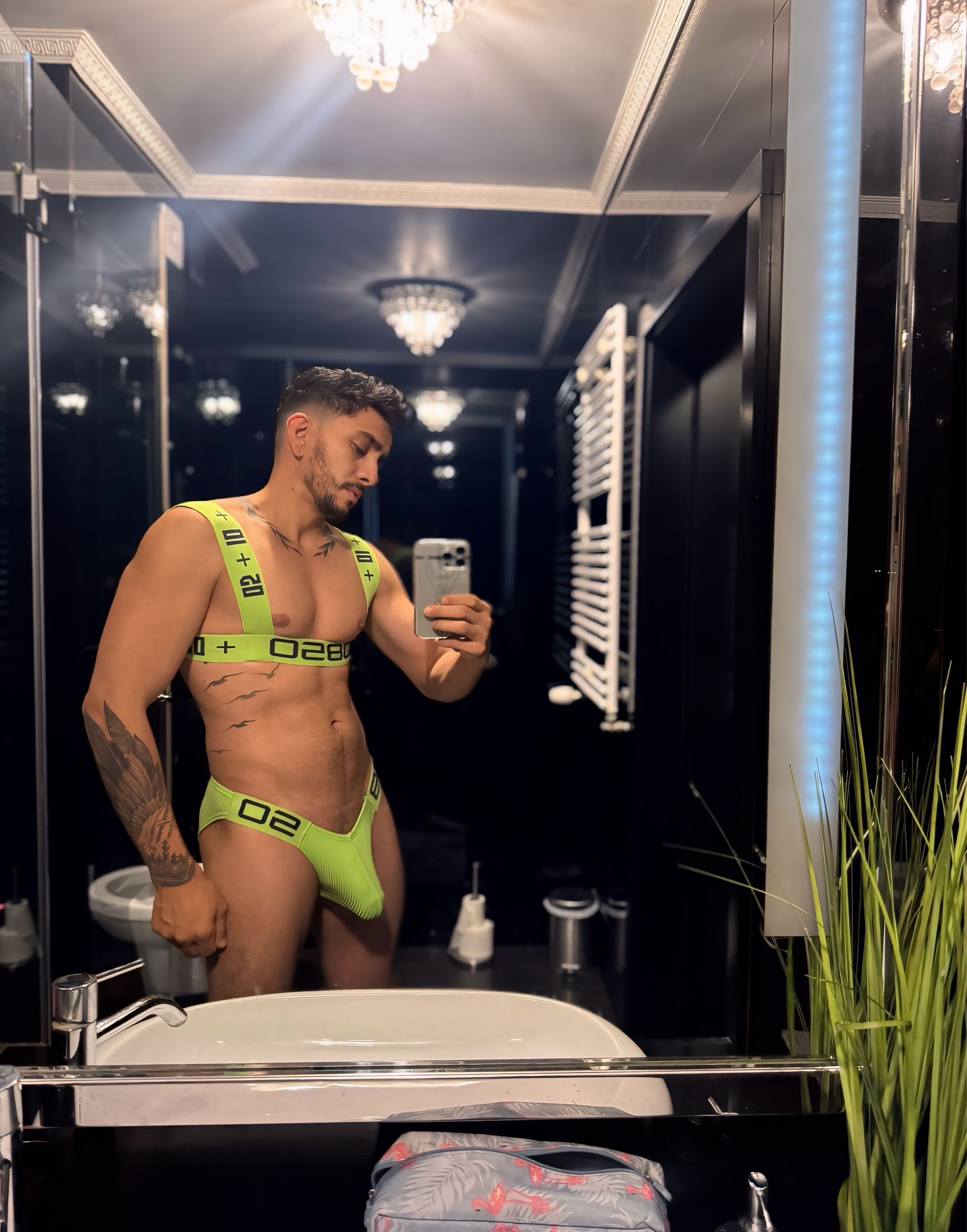 641873298 | THONNY | Chico