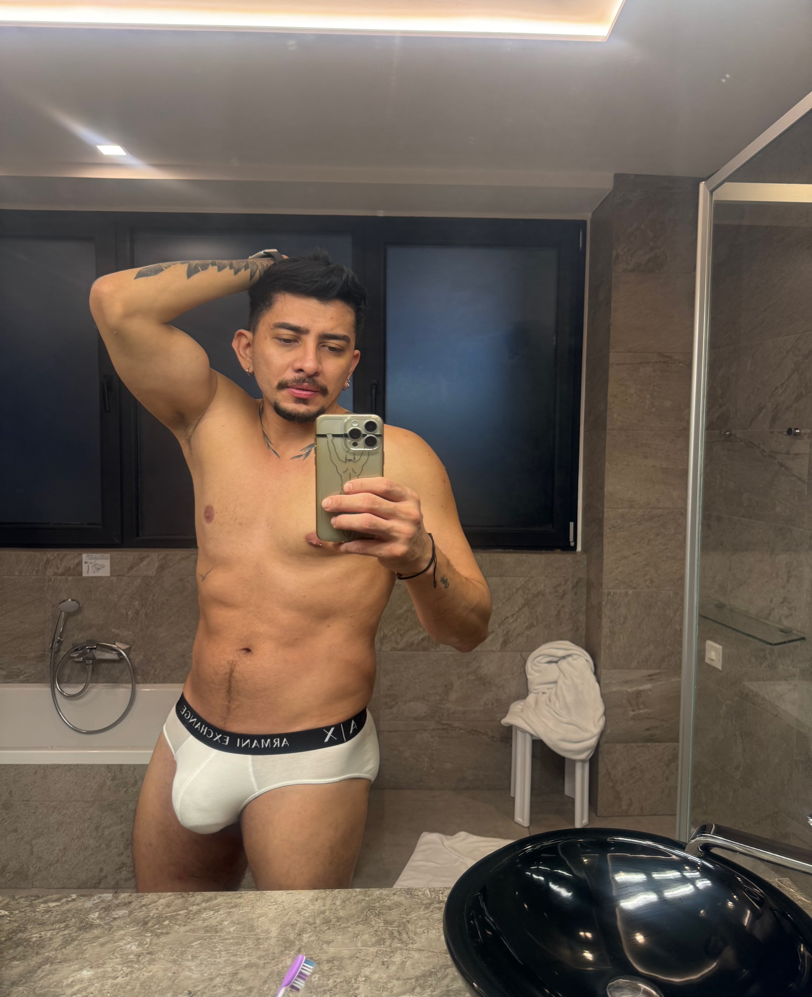 641873298 | THONNY | Chico