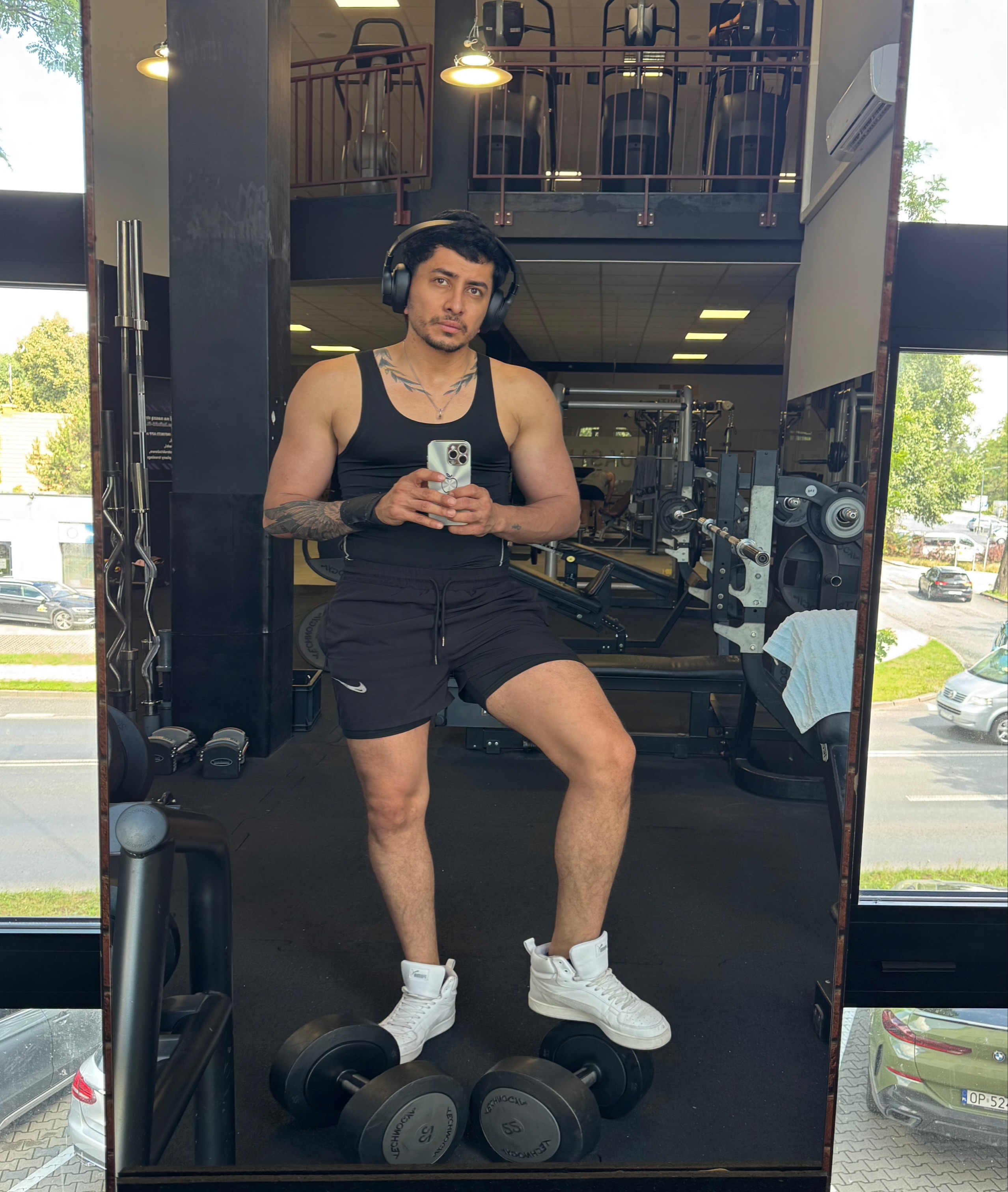 641873298 | THONNY | Chico