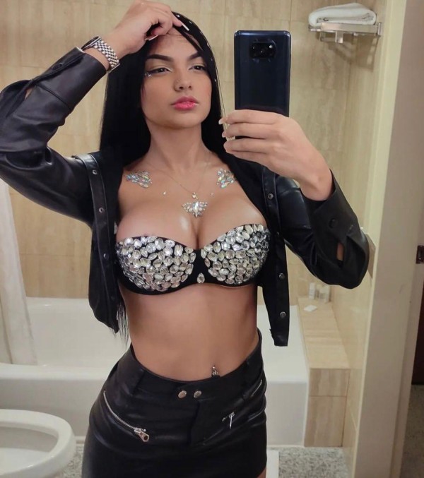 623741256 | CHANEL | Chica