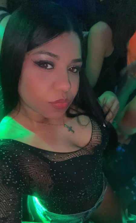 661195398 | ANDREA | Chica